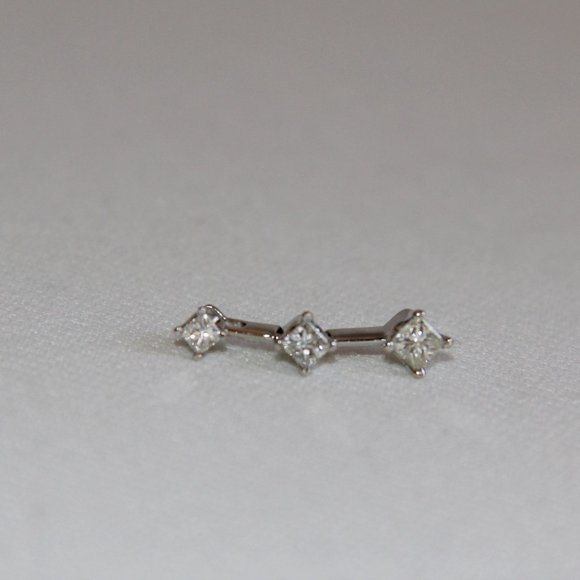 14 kt White Gold 3-Diamond Necklace - Picture 5 of 13